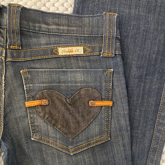 Frankie B. Blue Denim Jeans with Heart Pockets - Picture 3 of 7